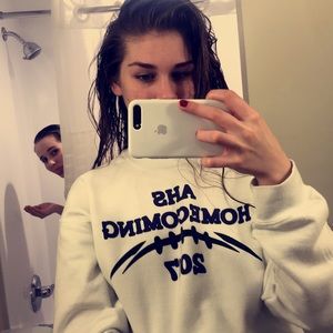 Meet your Posher, Alexi